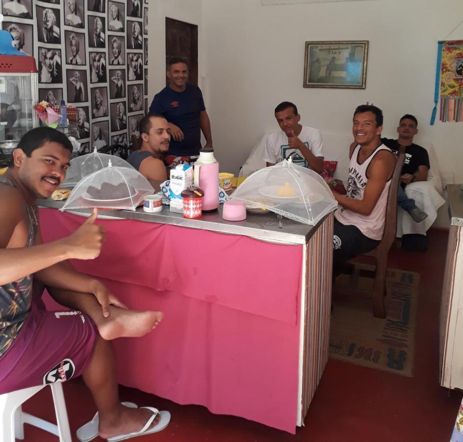 Perto Do Aeroporto De Salvador - Dona Pitanga Hostel Lauro de Freitas Kültér fotó
